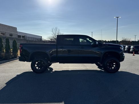 Used 2024 Chevrolet Silverado 1500 ZR2 w/ Technology Package image 11