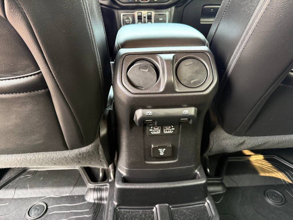 Used 2021 Jeep Wrangler Unlimited Sahara w/ Cold Weather Group AWD/4WD image 26