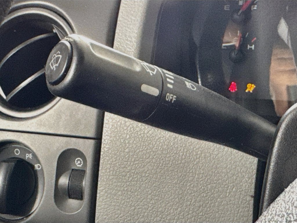 Used 2004 Ford F150 XLT RWD image 12