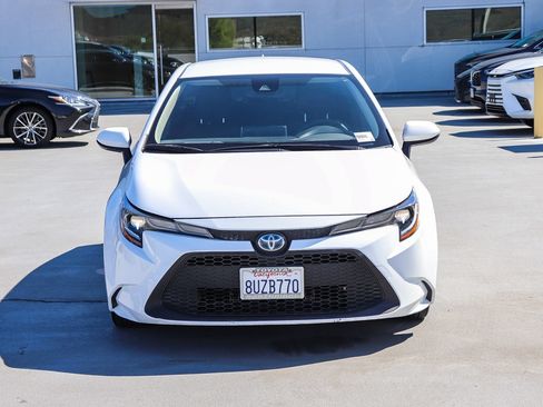 Used 2021 Toyota Corolla LE w/ Carpet Mat Package (TMS) FWD image 2