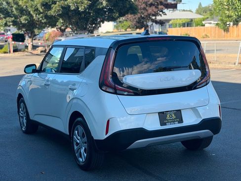 Used 2023 Kia Soul LX FWD image 7