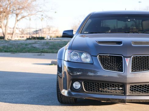 Used 2009 Pontiac G8 GT w/ Premium Package image 4
