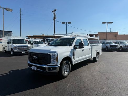 New 2026 Ford F250 XL w/ XL Chrome Package RWD image 5