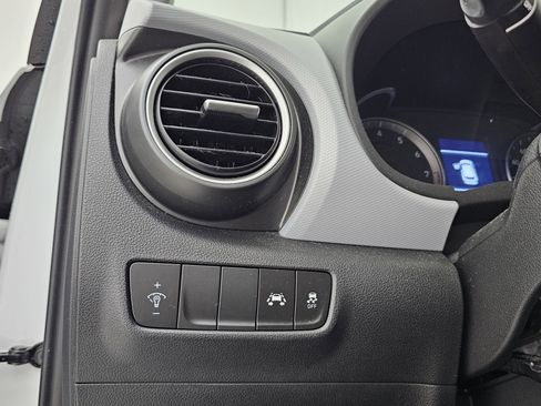 Used 2020 Hyundai Kona SE image 8