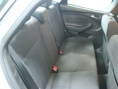 Used 2016 Ford Focus SE image 9