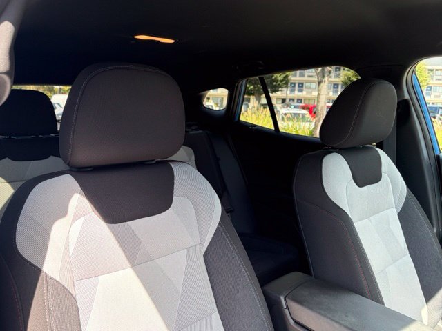 Used 2024 Chevrolet Trax RS FWD image 28