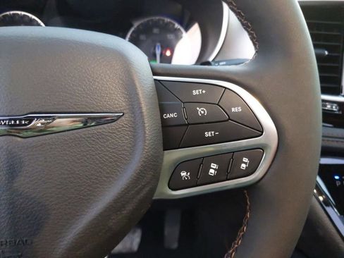 New 2026 Chrysler Pacifica Pinnacle image 24