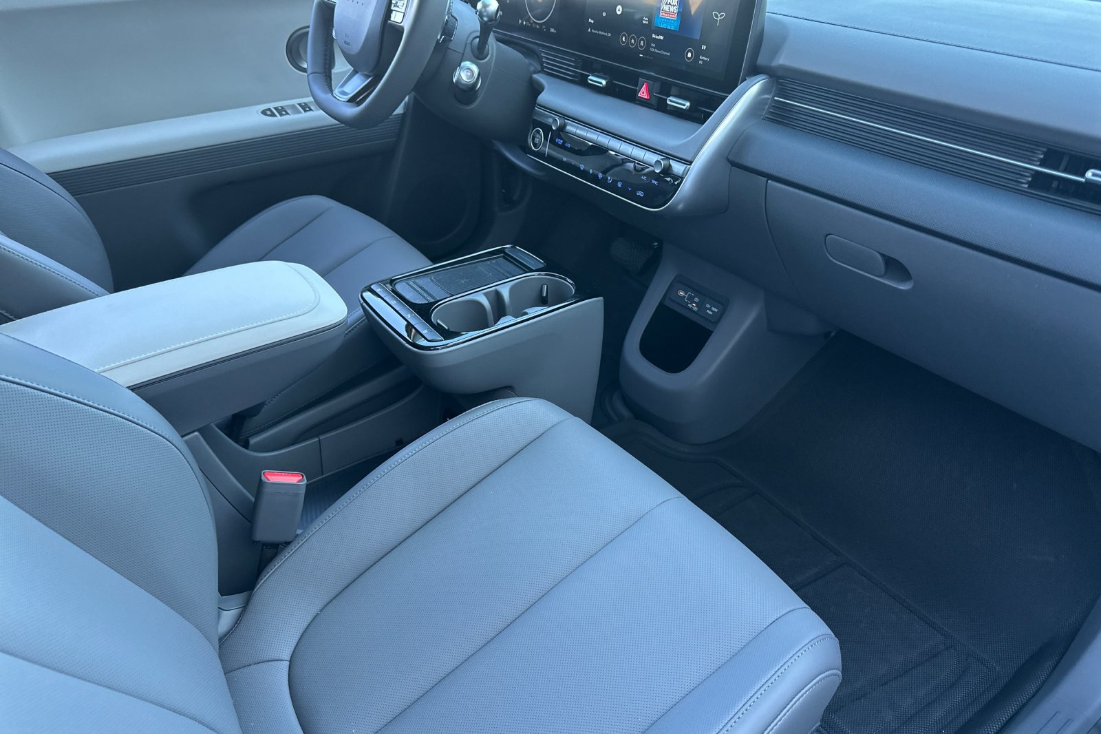 New 2027 Hyundai Ioniq 5 SEL AWD/4WD image 16