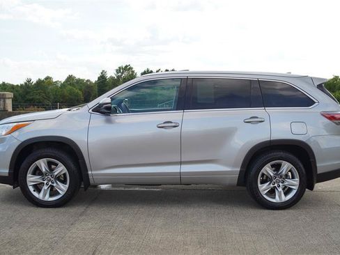 Used 2016 Toyota Highlander Limited AWD/4WD image 3