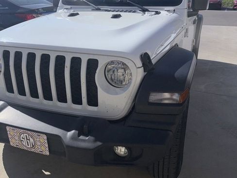 Used 2024 Jeep Wrangler Sport S image 3