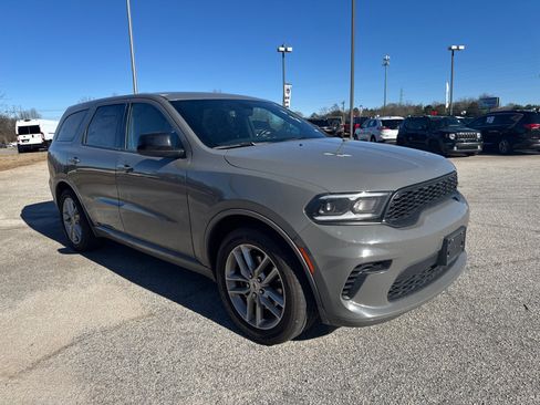 Used 2023 Dodge Durango GT image 3