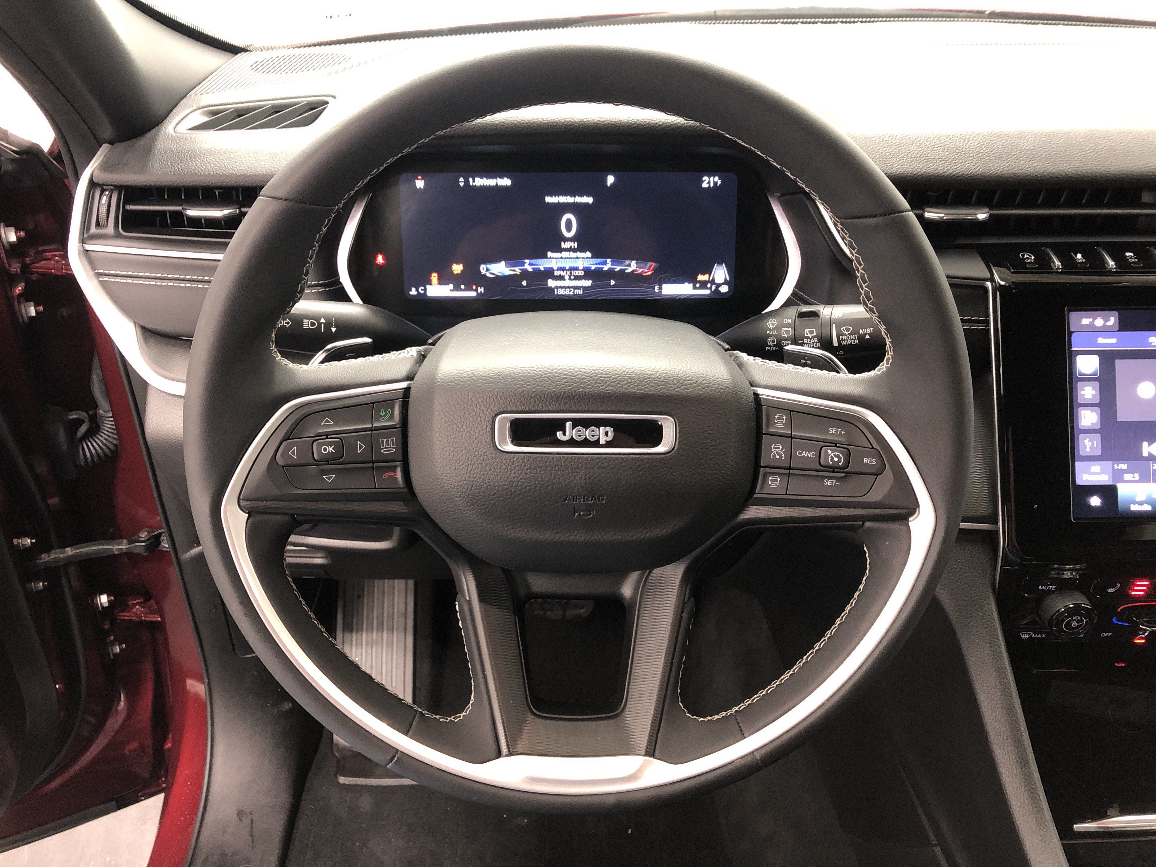 Used 2023 Jeep Grand Cherokee Altitude AWD/4WD image 22