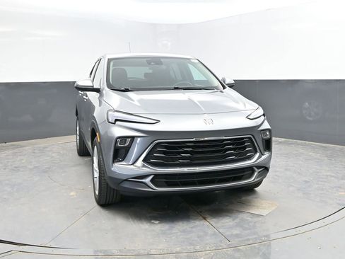 Used 2025 Buick Encore GX Preferred AWD/4WD image 2