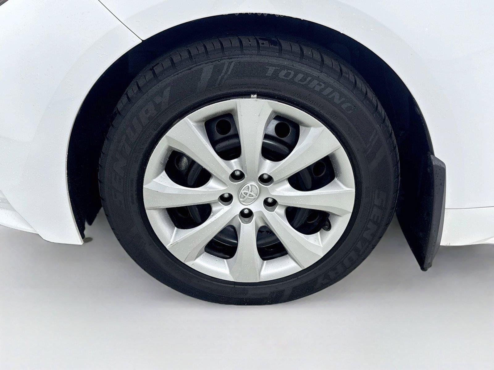 Used 2025 Toyota Corolla LE FWD image 28