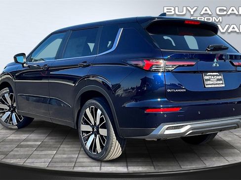 New 2025 Mitsubishi Outlander SE image 3