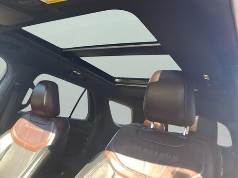 Used 2020 Ford Explorer Platinum w/ Premium Technology Package image 25