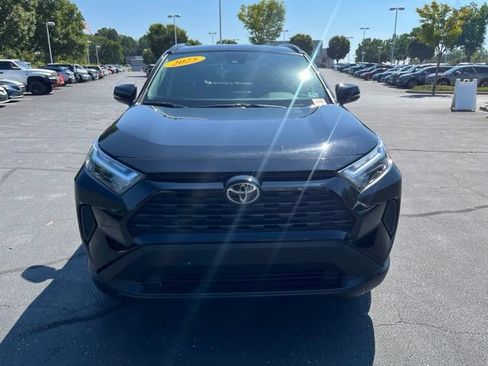 Used 2025 Toyota RAV4 XLE AWD/4WD image 2
