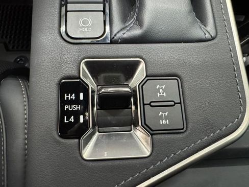 Used 2024 Lexus GX 550 image 40