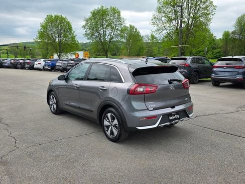 Used 2017 Kia Niro EX FWD image 7