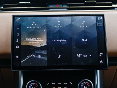 Used 2023 Land Rover Range Rover SE image 14