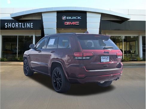 Used 2022 Jeep Grand Cherokee Laredo X AWD/4WD image 5