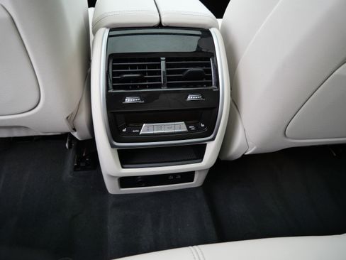 Used 2024 BMW X5 M60i AWD/4WD image 18