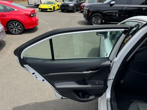 Used 2019 Toyota Camry XSE FWD image 16