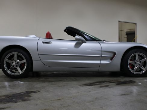 Used 2002 Chevrolet Corvette Convertible w/ Preferred Equipment Group2 RWD image 37