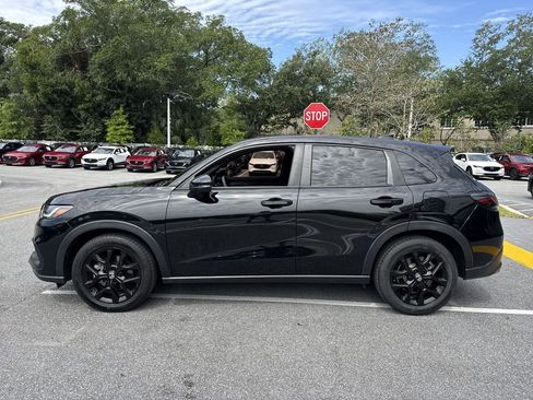 Used 2023 Honda HR-V Sport image 11