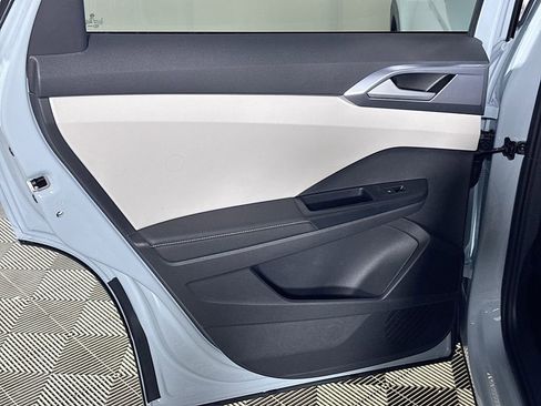 New 2025 Volkswagen Taos SE image 19