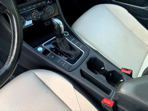 Used 2020 Volkswagen Jetta R-Line image 14