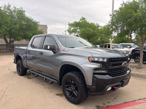 Used 2021 Chevrolet Silverado 1500 LT Trail Boss w/ Convenience Package II image 3