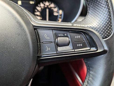Used 2020 Alfa Romeo Stelvio Ti w/ Active Blind Spot Package AWD/4WD image 22