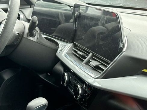 Used 2025 Chevrolet Trax LT w/ Sunroof Package FWD image 14