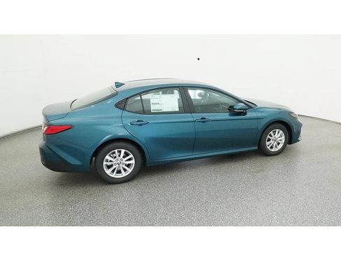 Used 2025 Toyota Camry LE FWD image 13