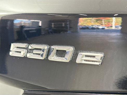 Used 2023 BMW 530e xDrive image 11
