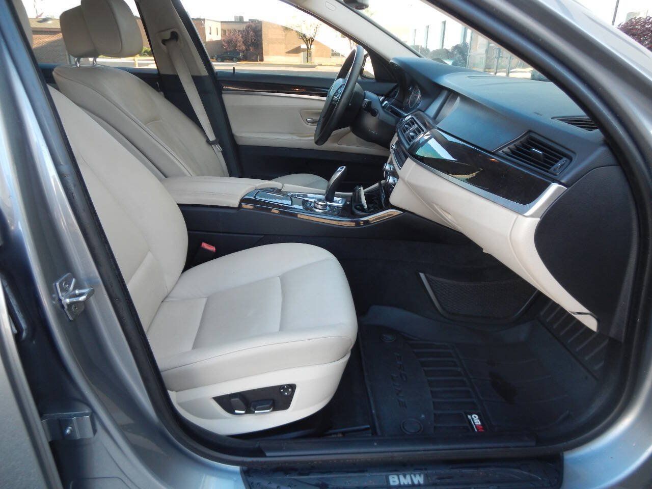 Used 2011 BMW 535i xDrive Sedan AWD/4WD image 37