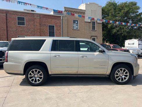 Used 2017 GMC Yukon XL Denali w/ Open Road Package AWD/4WD image 8