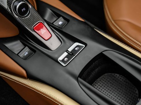 Used 2022 Ferrari 812 GTS RWD image 78