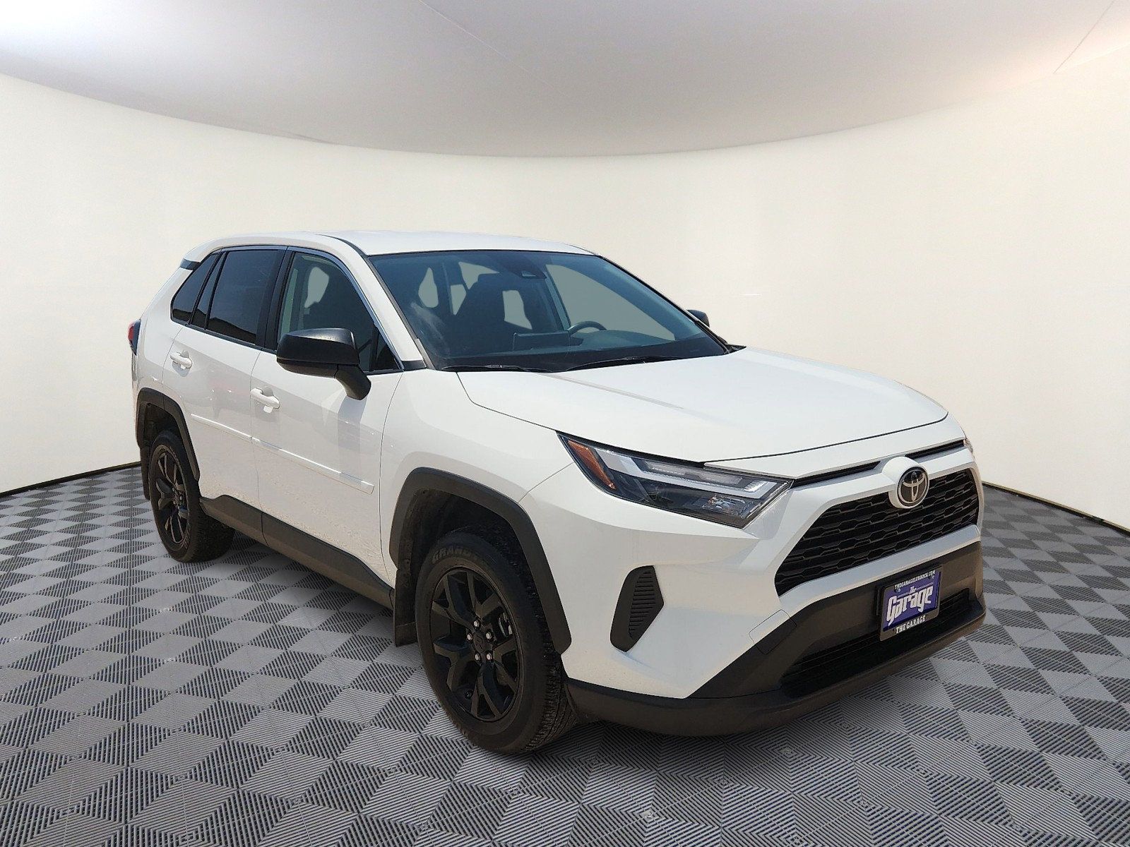 Used 2024 Toyota RAV4 LE AWD/4WD image 6