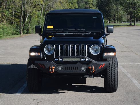 Used 2022 Jeep Wrangler Unlimited Sahara w/ Cold Weather Group image 20