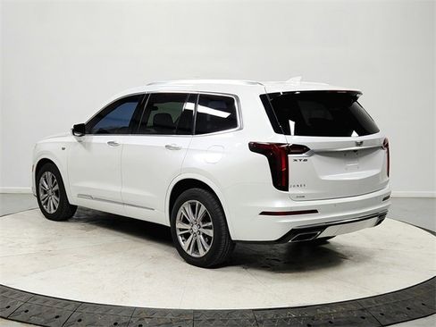 Used 2023 Cadillac XT6 Premium Luxury image 6