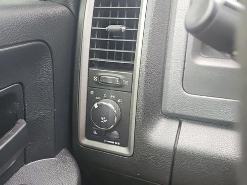 Used 2015 RAM 1500 Express AWD/4WD image 15