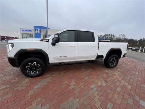 Used 2024 GMC Sierra 2500 AT4X image 11