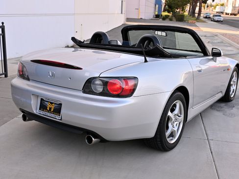 Used 2002 Honda S2000 image 9
