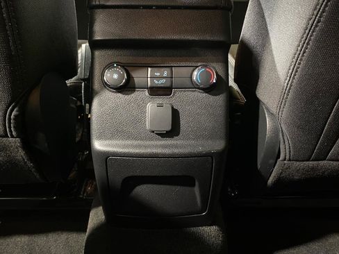 Used 2018 Ford Explorer XLT AWD/4WD image 15