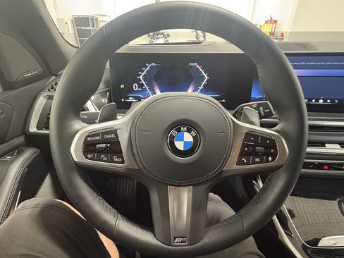 Certified 2026 BMW X7 xDrive40i w/ M Sport Package AWD/4WD image 19