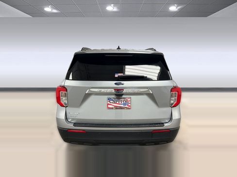 Used 2024 Ford Explorer XLT RWD image 10