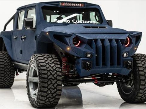 Used 2025 Jeep Gladiator Sport image 4