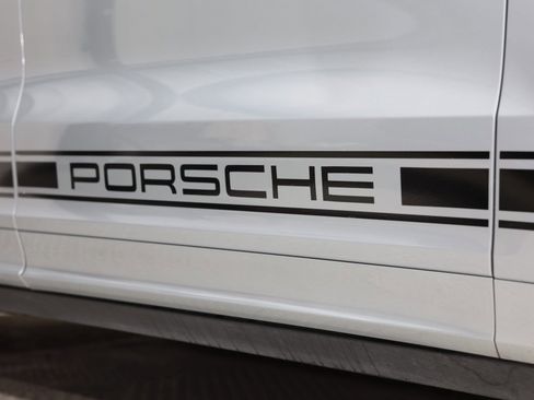 Used 2022 Porsche Cayenne Turbo image 50